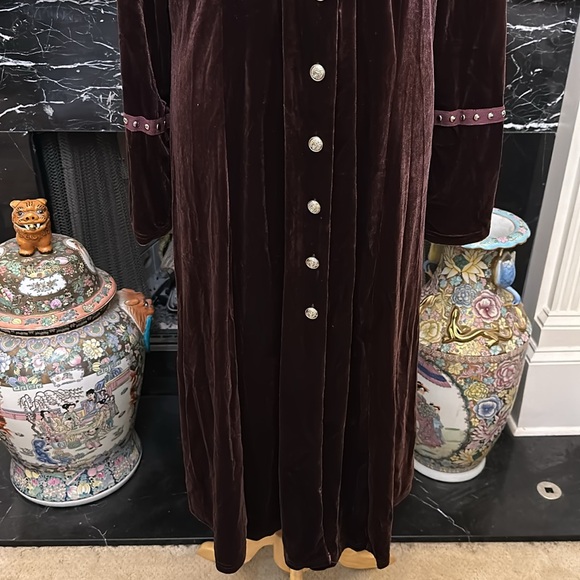 NWT “Ursime” Burgandy velvet maxi jacket w/ silver buttons & nail head trim - Picture 3 of 7